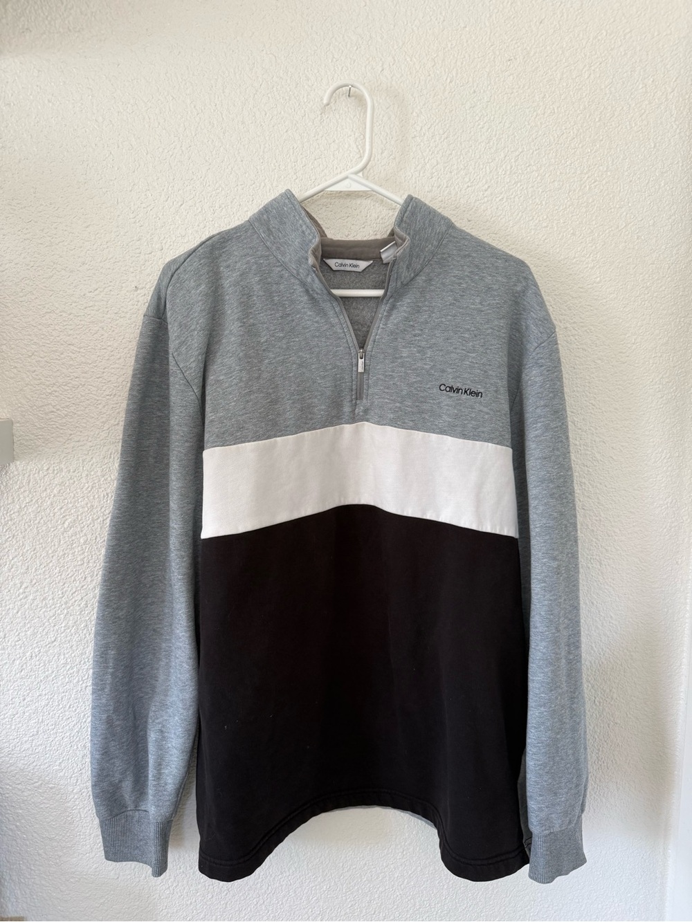 Calvin Klein Men’s Grey White Black Half-Zip Colorblock Sweater